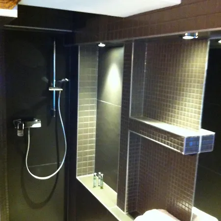 Au-dessus Du Appartement *