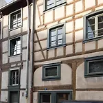Au-dessus Du