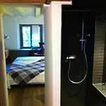 Au-dessus Du *