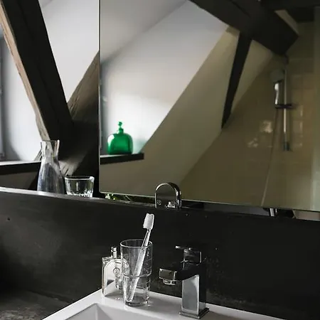 Au-dessus Du... Apartment *